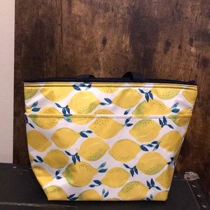 Thirty-One Insulated Lemon Lunch Box